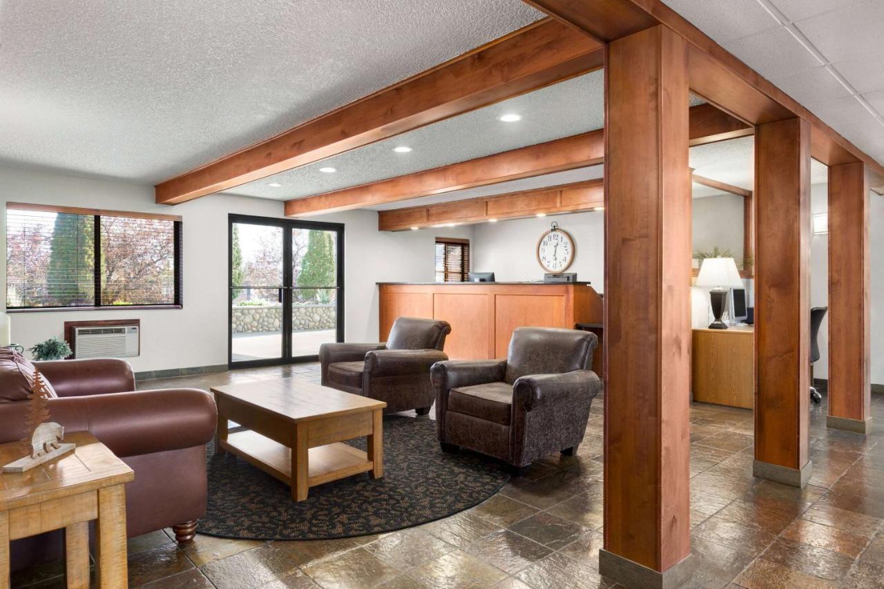 Baymont By Wyndham Whitefish Hotel Exterior foto